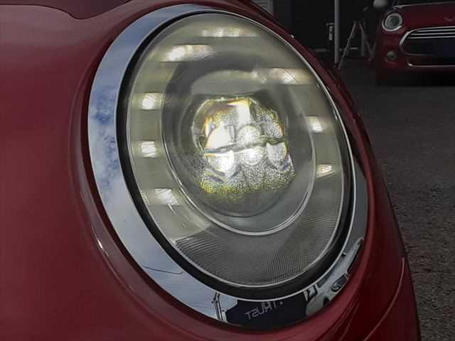 ＭＩＮＩ クーパー　ペッパーパッケージ　ＬＥＤヘッドライト　純正ＨＤＤナビ　バックカメラ　コンフォートアクセス　禁煙車　Ｂｌｕｅｔｏｏｔｈ　パーキングディスタンスコントロール　ＭＴモード付オートマチックシフト（11枚目）