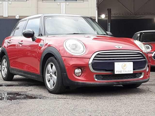 ＭＩＮＩ クーパー　ペッパーパッケージ　ＬＥＤヘッドライト　純正ＨＤＤナビ　バックカメラ　コンフォートアクセス　禁煙車　Ｂｌｕｅｔｏｏｔｈ　パーキングディスタンスコントロール　ＭＴモード付オートマチックシフト（15枚目）