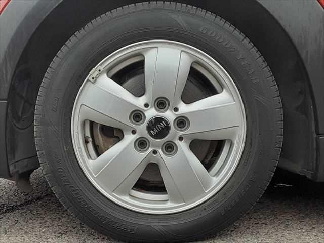 ＭＩＮＩ クーパー　ペッパーパッケージ　ＬＥＤヘッドライト　純正ＨＤＤナビ　バックカメラ　コンフォートアクセス　禁煙車　Ｂｌｕｅｔｏｏｔｈ　パーキングディスタンスコントロール　ＭＴモード付オートマチックシフト（27枚目）