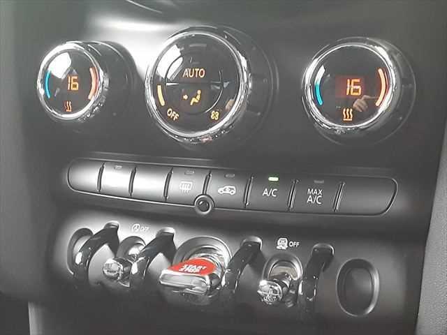 ＭＩＮＩ クーパー　ペッパーパッケージ　ＬＥＤヘッドライト　純正ＨＤＤナビ　バックカメラ　コンフォートアクセス　禁煙車　Ｂｌｕｅｔｏｏｔｈ　パーキングディスタンスコントロール　ＭＴモード付オートマチックシフト（34枚目）