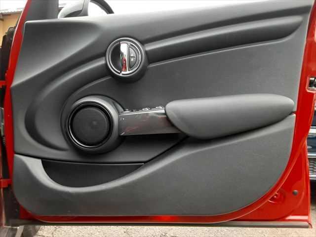 ＭＩＮＩ クーパー　ペッパーパッケージ　ＬＥＤヘッドライト　純正ＨＤＤナビ　バックカメラ　コンフォートアクセス　禁煙車　Ｂｌｕｅｔｏｏｔｈ　パーキングディスタンスコントロール　ＭＴモード付オートマチックシフト（51枚目）