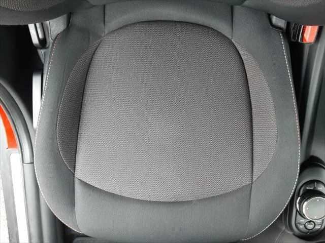 ＭＩＮＩ クーパー　ペッパーパッケージ　ＬＥＤヘッドライト　純正ＨＤＤナビ　バックカメラ　コンフォートアクセス　禁煙車　Ｂｌｕｅｔｏｏｔｈ　パーキングディスタンスコントロール　ＭＴモード付オートマチックシフト（53枚目）