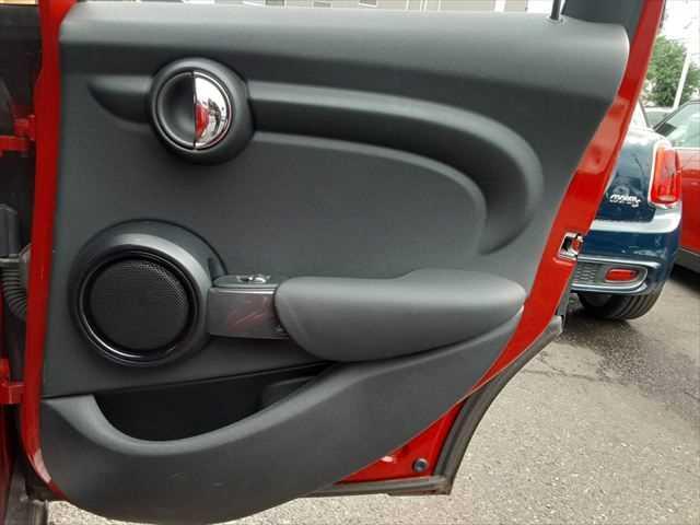 ＭＩＮＩ クーパー　ペッパーパッケージ　ＬＥＤヘッドライト　純正ＨＤＤナビ　バックカメラ　コンフォートアクセス　禁煙車　Ｂｌｕｅｔｏｏｔｈ　パーキングディスタンスコントロール　ＭＴモード付オートマチックシフト（54枚目）
