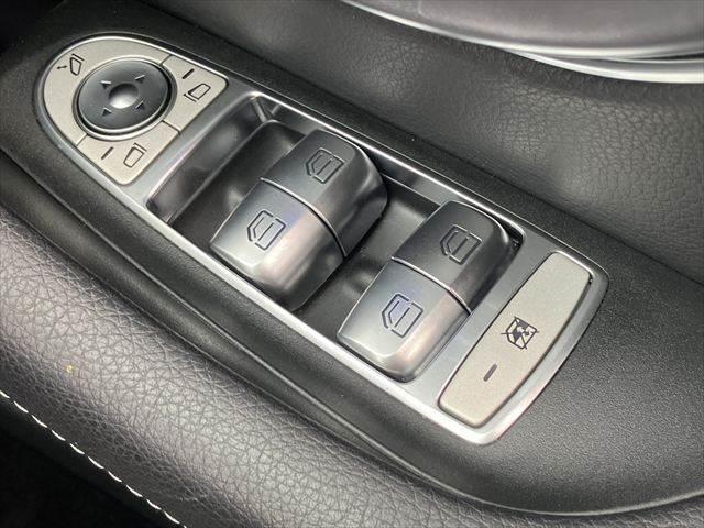 Eクラス E400 4マチック エクスクルーシブ エクスクルーシブパッケージ パノラミックスライディングサンルーフ 黒ナッパ革シート Burmesaterサウンド アダプティブクルーズコントロール 純正HDDナビ 禁煙車 アラウンドビューモニター(50枚目)