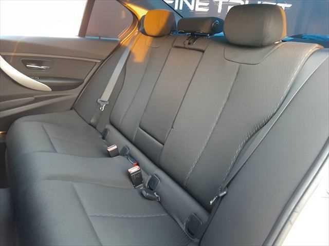 ３シリーズ ３２０ｉ　アダプティブクルーズコントロール　純正８インチＨＤＤナビ　ＬＥＤヘッドライト　インテリジェントセーフティ　バックカメラ　禁煙車　Ｂｌｕｅｔｏｏｔｈ　コンフォートアクセス　純正１６インチアルミホイール（32枚目）