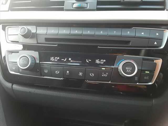 ３シリーズ ３２０ｉ　アダプティブクルーズコントロール　純正８インチＨＤＤナビ　ＬＥＤヘッドライト　インテリジェントセーフティ　バックカメラ　禁煙車　Ｂｌｕｅｔｏｏｔｈ　コンフォートアクセス　純正１６インチアルミホイール（34枚目）