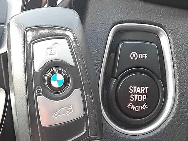 ３シリーズ ３２０ｉ　アダプティブクルーズコントロール　純正８インチＨＤＤナビ　ＬＥＤヘッドライト　インテリジェントセーフティ　バックカメラ　禁煙車　Ｂｌｕｅｔｏｏｔｈ　コンフォートアクセス　純正１６インチアルミホイール（43枚目）