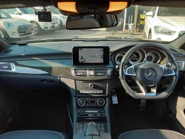 ＣＬＳクラス ＣＬＳ４００　サンルーフ　本革シート　３６０度カメラ　レーダークルーズコントロール　衝突軽減ブレーキ　電動リアゲート　純正ＨＤＤナビ　ブラインドスポットモニター　シートヒーター　スマートキー　ＭＴモード付シフト（3枚目）