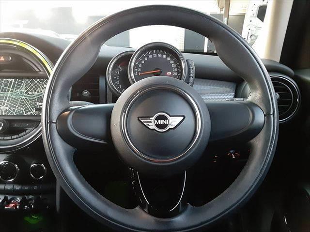 ＭＩＮＩ クーパーＤ　ペッパーパッケージ　ＬＥＤヘッドライト　コンフォートアクセス　純正ＨＤＤナビ　オプション１６インチアロイホイール　禁煙車　Ｂｌｕｅｔｏｏｔｈ　ＭＴモード付オートマチックシフト（10枚目）