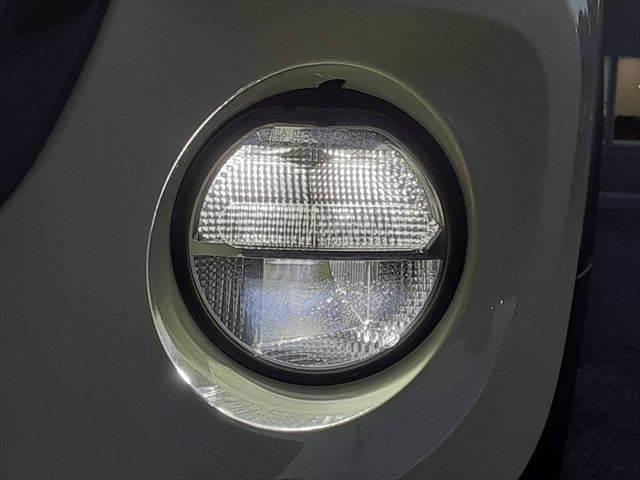 ＭＩＮＩ クーパーＤ　ペッパーパッケージ　ＬＥＤヘッドライト　コンフォートアクセス　純正ＨＤＤナビ　オプション１６インチアロイホイール　禁煙車　Ｂｌｕｅｔｏｏｔｈ　ＭＴモード付オートマチックシフト（12枚目）