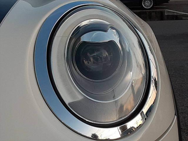 ＭＩＮＩ クーパーＤ　ペッパーパッケージ　ＬＥＤヘッドライト　コンフォートアクセス　純正ＨＤＤナビ　オプション１６インチアロイホイール　禁煙車　Ｂｌｕｅｔｏｏｔｈ　ＭＴモード付オートマチックシフト（22枚目）