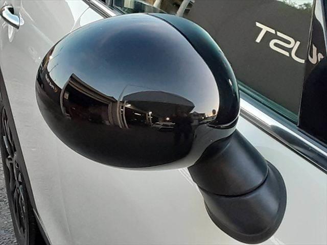 ＭＩＮＩ クーパーＤ　ペッパーパッケージ　ＬＥＤヘッドライト　コンフォートアクセス　純正ＨＤＤナビ　オプション１６インチアロイホイール　禁煙車　Ｂｌｕｅｔｏｏｔｈ　ＭＴモード付オートマチックシフト（25枚目）