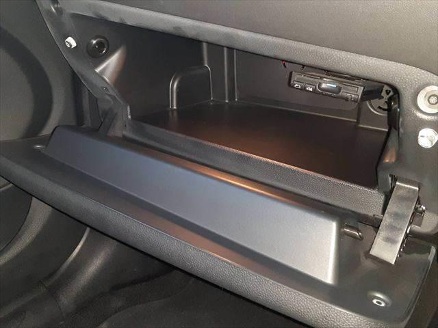 ＭＩＮＩ クーパーＤ　ペッパーパッケージ　ＬＥＤヘッドライト　コンフォートアクセス　純正ＨＤＤナビ　オプション１６インチアロイホイール　禁煙車　Ｂｌｕｅｔｏｏｔｈ　ＭＴモード付オートマチックシフト（42枚目）