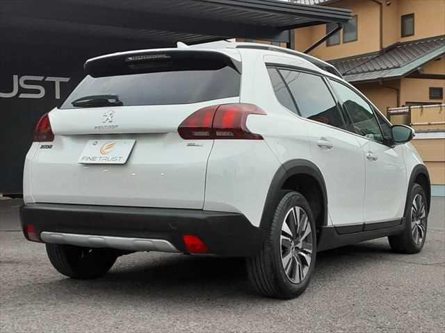 擦り傷から事故まで、自費・保検修理を自社鈑金塗装工場（イオンブース完備）にて綺麗に鈑金塗装致します♪