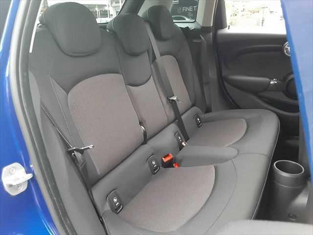 ☆運転席側２列目