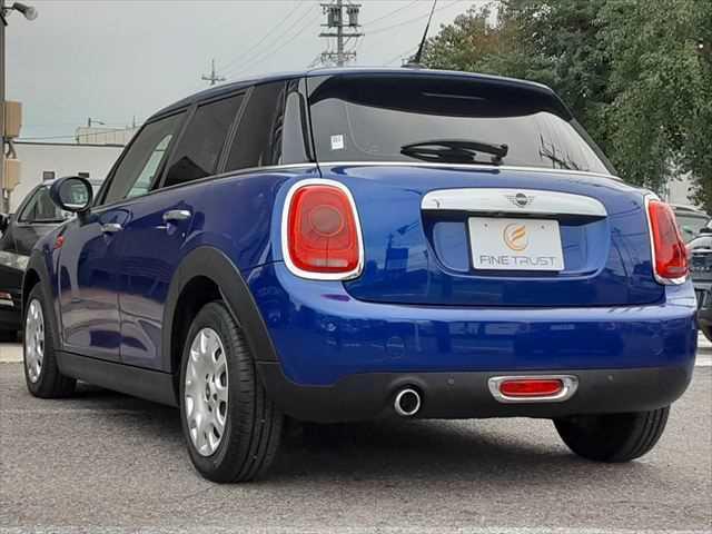 お車でお越しの場合、国道１９号春日井インターから名古屋方面に約５分。電車でお越しの場合、最寄り駅「ＪＲ春日井駅」になります。