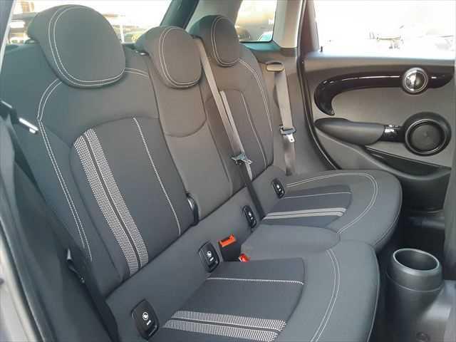 ☆運転席側２列目シート