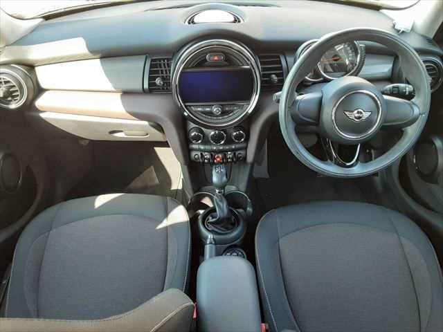 ���C���p�l����