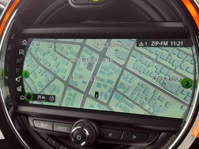 MINI クーパーD クロスオーバー ペッパーパッケージ LEDヘッドライト アダプティブクルーズコントロール 純正タッチパネルナビ バックカメラ 禁煙車 パーキングディスタンスコントロール オプション18インチアロイホイール(4枚目)