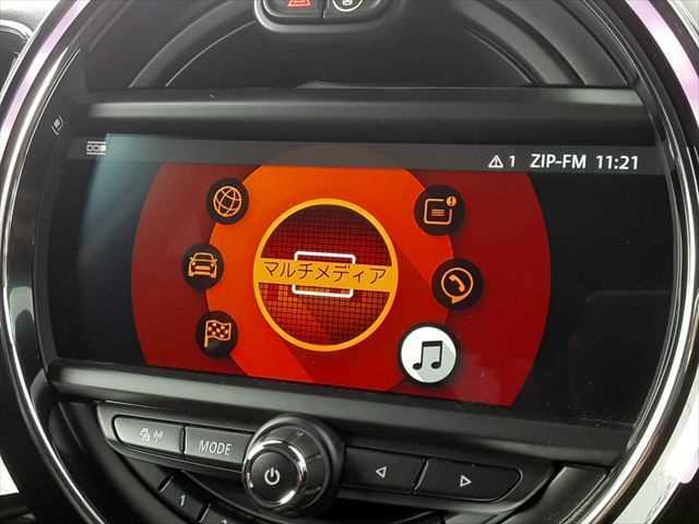 MINI クーパーD クロスオーバー ペッパーパッケージ LEDヘッドライト アダプティブクルーズコントロール 純正タッチパネルナビ バックカメラ 禁煙車 パーキングディスタンスコントロール オプション18インチアロイホイール(5枚目)