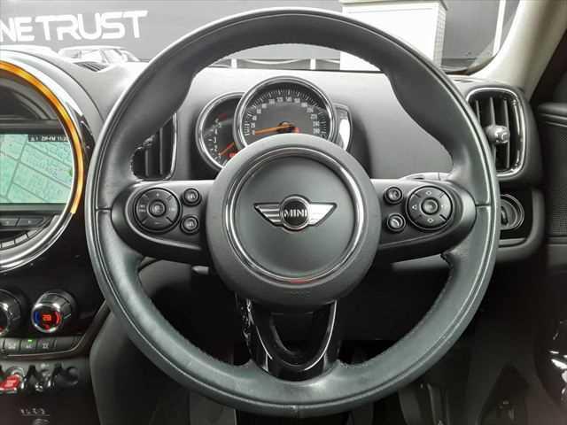 MINI クーパーD クロスオーバー ペッパーパッケージ LEDヘッドライト アダプティブクルーズコントロール 純正タッチパネルナビ バックカメラ 禁煙車 パーキングディスタンスコントロール オプション18インチアロイホイール(10枚目)