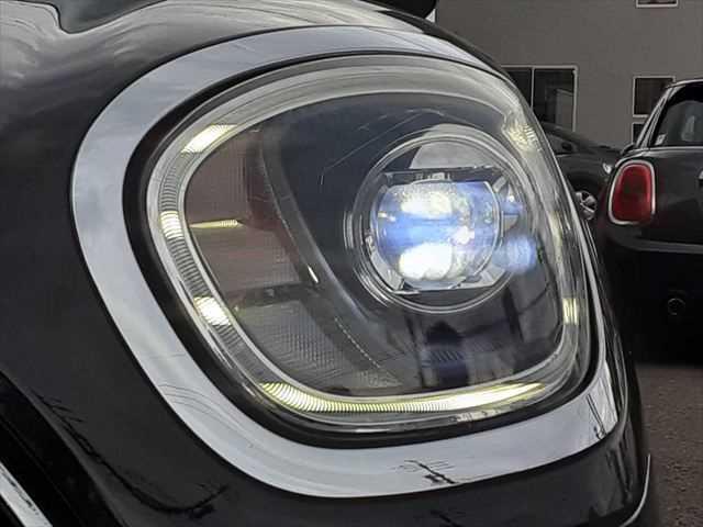 MINI クーパーD クロスオーバー ペッパーパッケージ LEDヘッドライト アダプティブクルーズコントロール 純正タッチパネルナビ バックカメラ 禁煙車 パーキングディスタンスコントロール オプション18インチアロイホイール(11枚目)