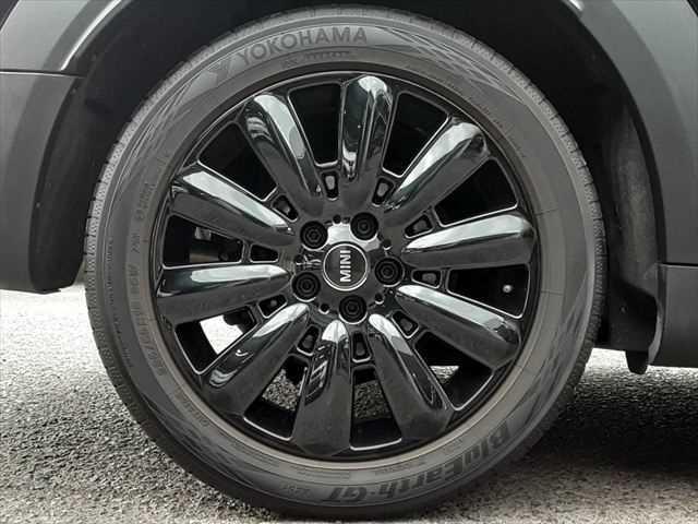 MINI クーパーD クロスオーバー ペッパーパッケージ LEDヘッドライト アダプティブクルーズコントロール 純正タッチパネルナビ バックカメラ 禁煙車 パーキングディスタンスコントロール オプション18インチアロイホイール(28枚目)