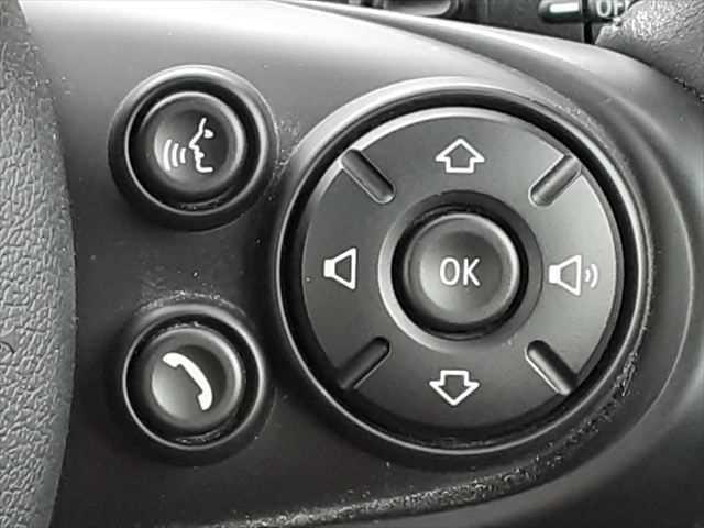 MINI クーパーD クロスオーバー ペッパーパッケージ LEDヘッドライト アダプティブクルーズコントロール 純正タッチパネルナビ バックカメラ 禁煙車 パーキングディスタンスコントロール オプション18インチアロイホイール(36枚目)