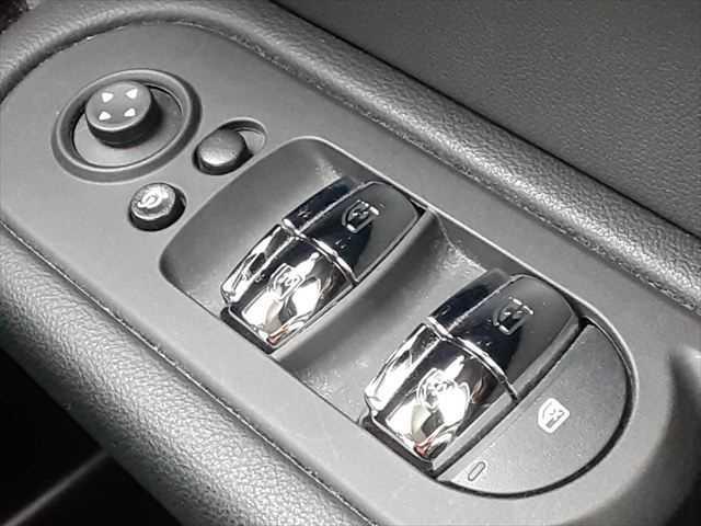 MINI クーパーD クロスオーバー ペッパーパッケージ LEDヘッドライト アダプティブクルーズコントロール 純正タッチパネルナビ バックカメラ 禁煙車 パーキングディスタンスコントロール オプション18インチアロイホイール(44枚目)