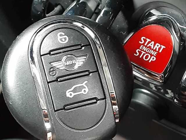 MINI クーパーD クロスオーバー ペッパーパッケージ LEDヘッドライト アダプティブクルーズコントロール 純正タッチパネルナビ バックカメラ 禁煙車 パーキングディスタンスコントロール オプション18インチアロイホイール(45枚目)