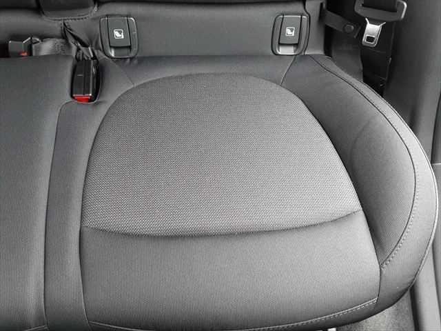 MINI クーパーD クロスオーバー ペッパーパッケージ LEDヘッドライト アダプティブクルーズコントロール 純正タッチパネルナビ バックカメラ 禁煙車 パーキングディスタンスコントロール オプション18インチアロイホイール(66枚目)