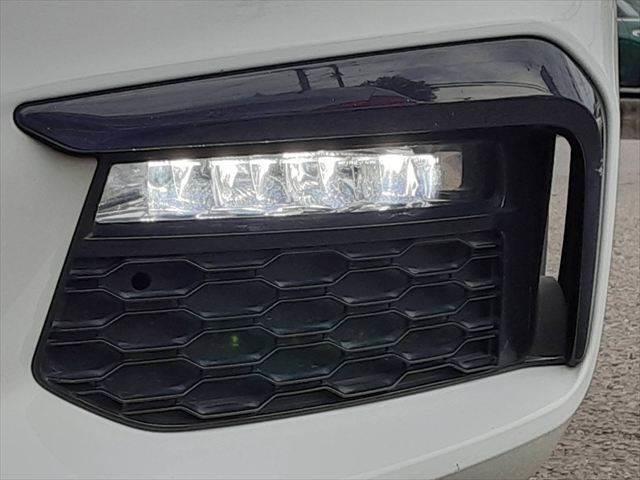 ５シリーズ ５３０ｉ　Ｍスポーツ　ハイラインパッケージ　パーキングアシストプラス　黒革シート　アラウンドビューモニター　純正タッチパネルナビ　アダプディブクルーズコントロール　ＨＵＤ　全席シートヒーター（12枚目）