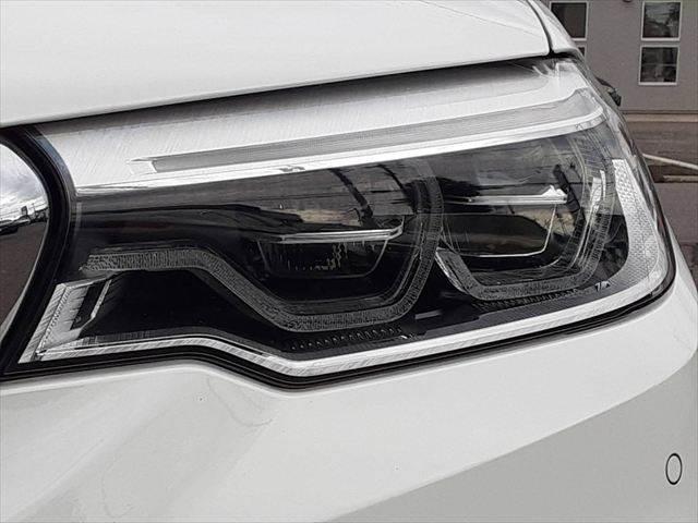 ５シリーズ ５３０ｉ　Ｍスポーツ　ハイラインパッケージ　パーキングアシストプラス　黒革シート　アラウンドビューモニター　純正タッチパネルナビ　アダプディブクルーズコントロール　ＨＵＤ　全席シートヒーター（22枚目）