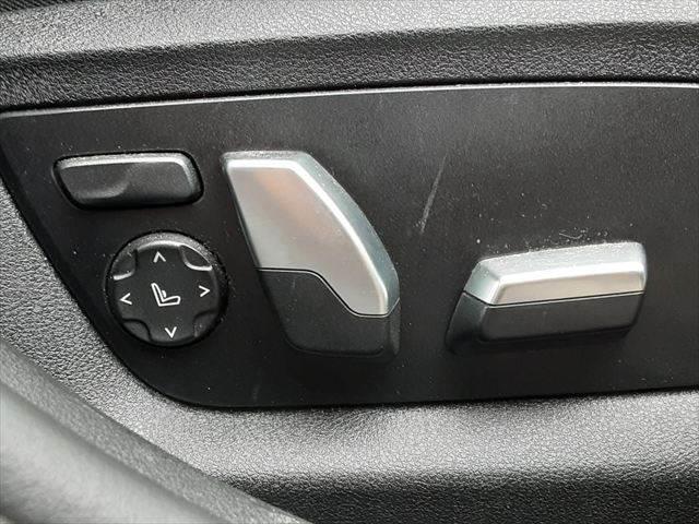 ５シリーズ ５３０ｉ　Ｍスポーツ　ハイラインパッケージ　パーキングアシストプラス　黒革シート　アラウンドビューモニター　純正タッチパネルナビ　アダプディブクルーズコントロール　ＨＵＤ　全席シートヒーター（39枚目）