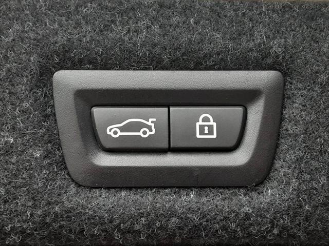 ５シリーズ ５３０ｉ　Ｍスポーツ　ハイラインパッケージ　パーキングアシストプラス　黒革シート　アラウンドビューモニター　純正タッチパネルナビ　アダプディブクルーズコントロール　ＨＵＤ　全席シートヒーター（40枚目）