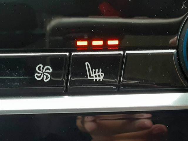 ５シリーズ ５３０ｉ　Ｍスポーツ　ハイラインパッケージ　パーキングアシストプラス　黒革シート　アラウンドビューモニター　純正タッチパネルナビ　アダプディブクルーズコントロール　ＨＵＤ　全席シートヒーター（41枚目）