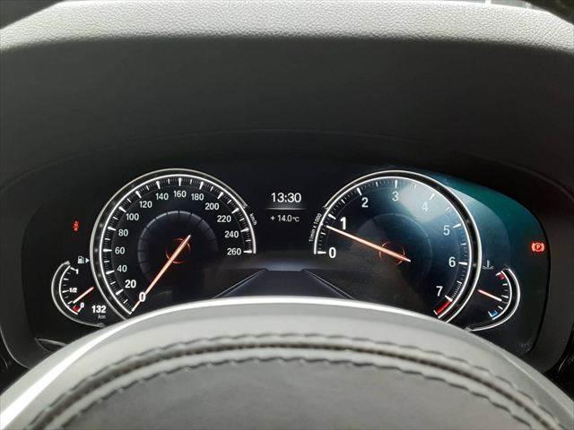 ５シリーズ ５３０ｉ　Ｍスポーツ　ハイラインパッケージ　パーキングアシストプラス　黒革シート　アラウンドビューモニター　純正タッチパネルナビ　アダプディブクルーズコントロール　ＨＵＤ　全席シートヒーター（43枚目）