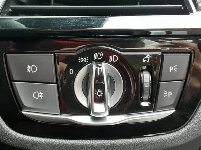 ５シリーズ ５３０ｉ　Ｍスポーツ　ハイラインパッケージ　パーキングアシストプラス　黒革シート　アラウンドビューモニター　純正タッチパネルナビ　アダプディブクルーズコントロール　ＨＵＤ　全席シートヒーター（45枚目）