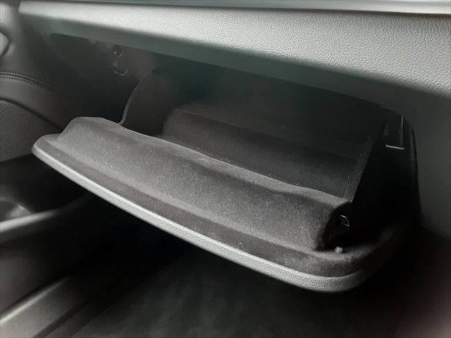 ５シリーズ ５３０ｉ　Ｍスポーツ　ハイラインパッケージ　パーキングアシストプラス　黒革シート　アラウンドビューモニター　純正タッチパネルナビ　アダプディブクルーズコントロール　ＨＵＤ　全席シートヒーター（51枚目）