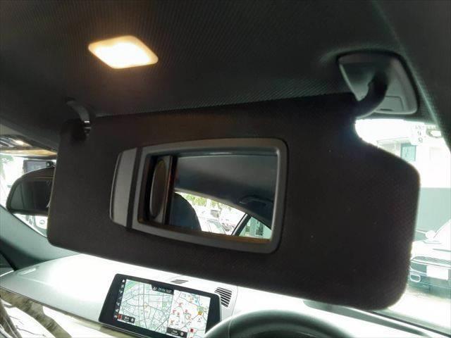 ５シリーズ ５３０ｉ　Ｍスポーツ　ハイラインパッケージ　パーキングアシストプラス　黒革シート　アラウンドビューモニター　純正タッチパネルナビ　アダプディブクルーズコントロール　ＨＵＤ　全席シートヒーター（55枚目）