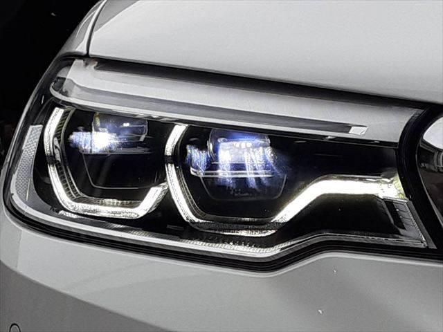 ５シリーズ ５３０ｉ　Ｍスポーツ　ハイラインパッケージ　パーキングアシストプラス　黒革シート　アラウンドビューモニター　純正タッチパネルナビ　アダプディブクルーズコントロール　ＨＵＤ　全席シートヒーター（57枚目）