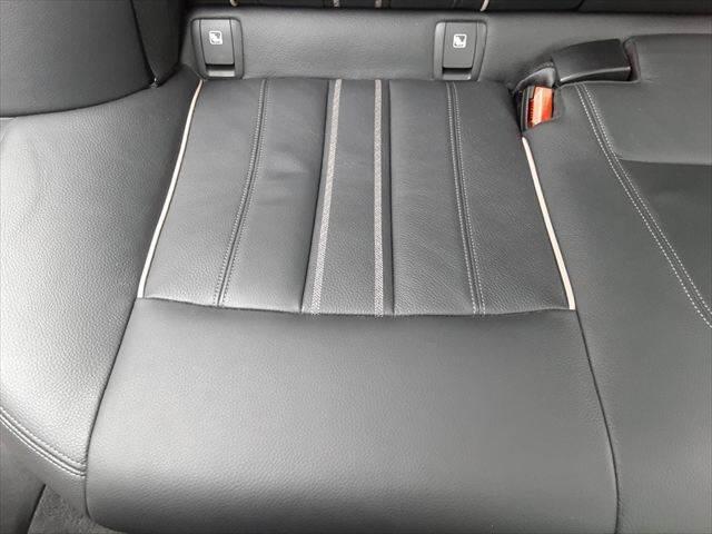 ５シリーズ ５３０ｉ　Ｍスポーツ　ハイラインパッケージ　パーキングアシストプラス　黒革シート　アラウンドビューモニター　純正タッチパネルナビ　アダプディブクルーズコントロール　ＨＵＤ　全席シートヒーター（64枚目）