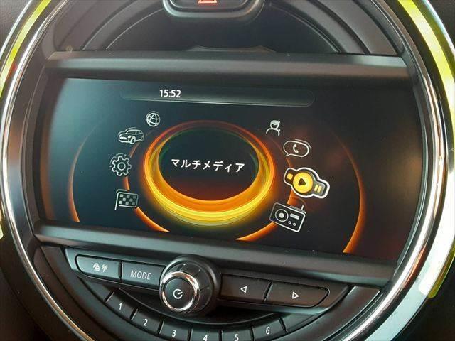 ＭＩＮＩ クーパーＤ　ペッパーパッケージ　コンフォートアクセス　ＬＥＤヘッドライト　禁煙車　純正ＨＤＤナビ　Ｂｌｕｅｔｏｏｔｈ　ミュージックサーバー　ＥＴＣ　アイドリングストップ　スマートキー　盗難防止装置　電動格納ミラー（5枚目）