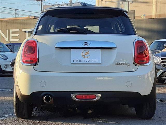ＭＩＮＩ クーパーＤ　ペッパーパッケージ　コンフォートアクセス　ＬＥＤヘッドライト　禁煙車　純正ＨＤＤナビ　Ｂｌｕｅｔｏｏｔｈ　ミュージックサーバー　ＥＴＣ　アイドリングストップ　スマートキー　盗難防止装置　電動格納ミラー（17枚目）