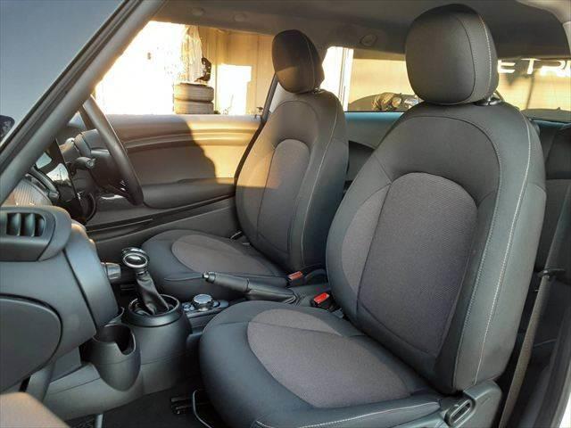 ＭＩＮＩ クーパーＤ　ペッパーパッケージ　コンフォートアクセス　ＬＥＤヘッドライト　禁煙車　純正ＨＤＤナビ　Ｂｌｕｅｔｏｏｔｈ　ミュージックサーバー　ＥＴＣ　アイドリングストップ　スマートキー　盗難防止装置　電動格納ミラー（30枚目）