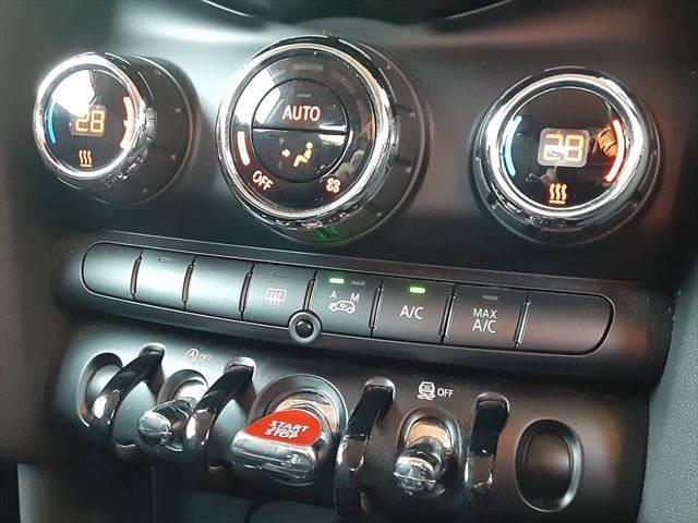 ＭＩＮＩ クーパーＤ　ペッパーパッケージ　コンフォートアクセス　ＬＥＤヘッドライト　禁煙車　純正ＨＤＤナビ　Ｂｌｕｅｔｏｏｔｈ　ミュージックサーバー　ＥＴＣ　アイドリングストップ　スマートキー　盗難防止装置　電動格納ミラー（33枚目）