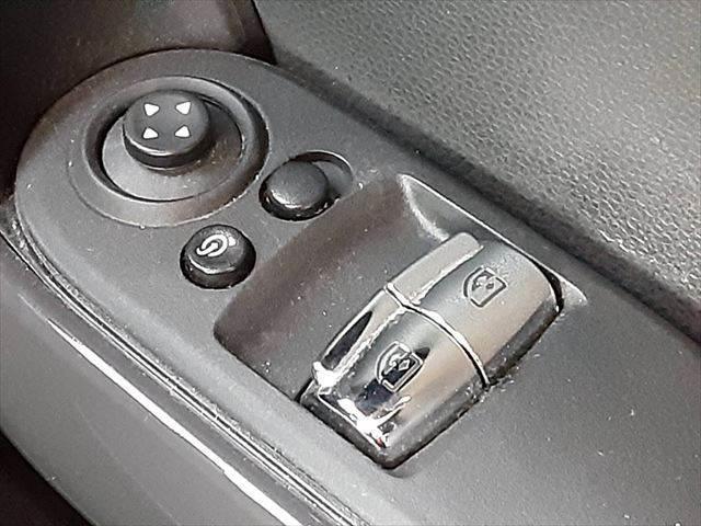 ＭＩＮＩ クーパーＤ　ペッパーパッケージ　コンフォートアクセス　ＬＥＤヘッドライト　禁煙車　純正ＨＤＤナビ　Ｂｌｕｅｔｏｏｔｈ　ミュージックサーバー　ＥＴＣ　アイドリングストップ　スマートキー　盗難防止装置　電動格納ミラー（38枚目）