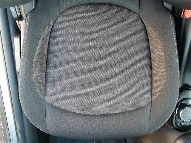 ＭＩＮＩ クーパーＤ　ペッパーパッケージ　コンフォートアクセス　ＬＥＤヘッドライト　禁煙車　純正ＨＤＤナビ　Ｂｌｕｅｔｏｏｔｈ　ミュージックサーバー　ＥＴＣ　アイドリングストップ　スマートキー　盗難防止装置　電動格納ミラー（51枚目）