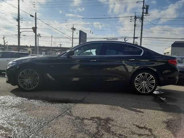 �X�ܕ~�n���ɒ��ԃX�y�[�X���������܂��B���Ԃł̂���������l���̕��͂����S����������