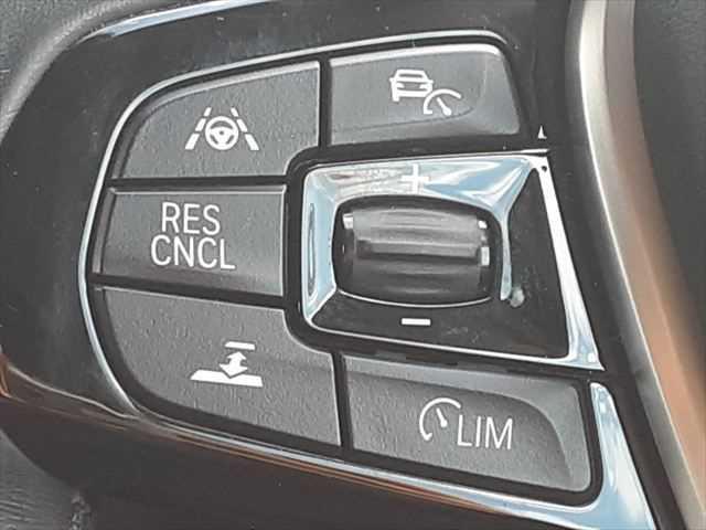 �����[�_�[�N���[�Y�R���g���[��